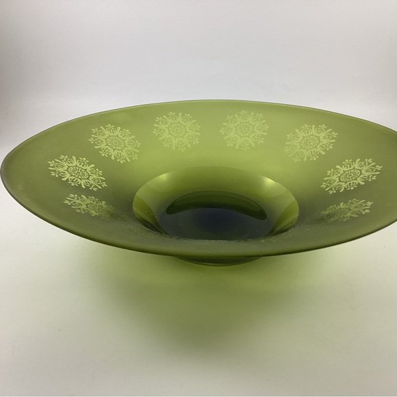 Vintag eOval Glass Bowl Circa 1960s - Picture 2 of 10